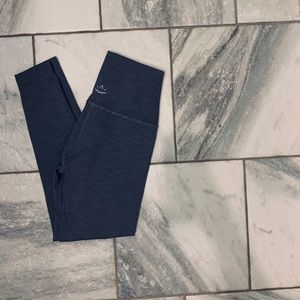 Beyond yoga leggings size small